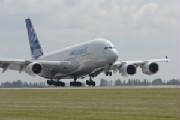 Airbus 380 landing