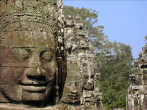 Click - Rostros de Dioses Angkor wat, hechos por seres Vivientes.