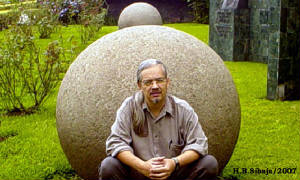 Costa Rican historical stone sphers - Alberto Sibaja
