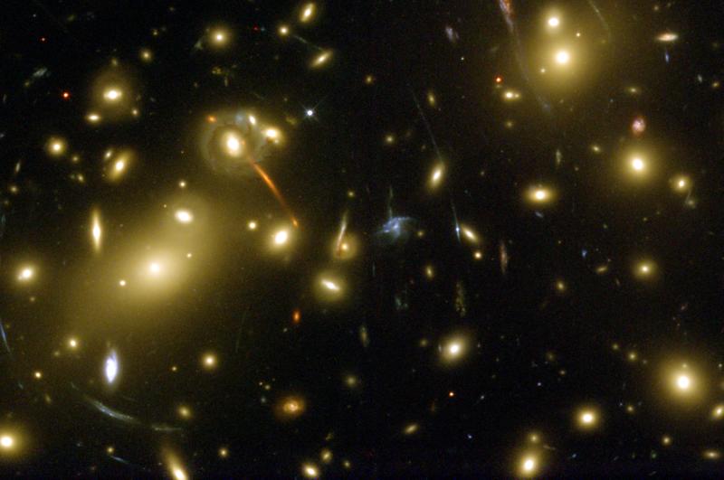 Enorme Lente gravitacional de Materia Escuro (Que es Aura de la Vida)